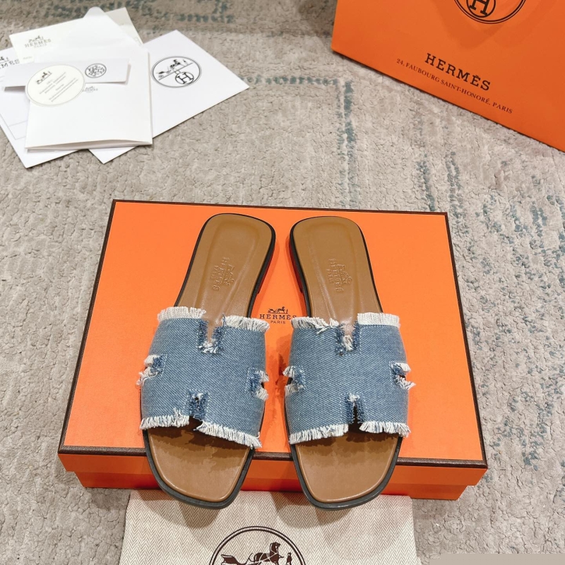 H**mes slippers